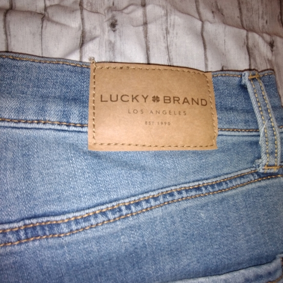 SALE. NWT Lucky Brand Jeans 411 Athletic Taper 3 way stretch - Picture 5 of 7